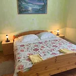 شقة Nedi's Nest - Cozy Countryside Retreat Under Palmtrees *