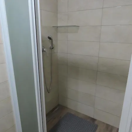 Nedi's Nest - Cozy Countryside Retreat Under Palmtrees Dutovlje