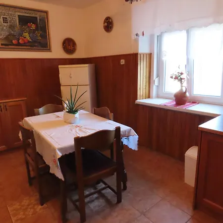 Apartman Nedi's Nest - Cozy Countryside Retreat Under Palmtrees *