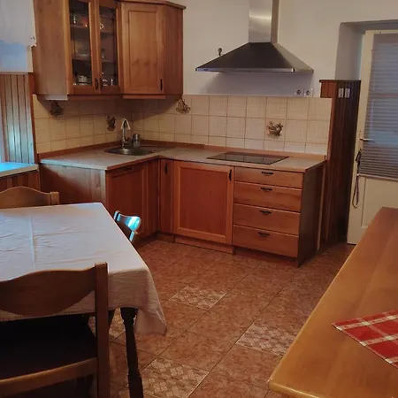 Nedi's Nest - Cozy Countryside Retreat Under Palmtrees *