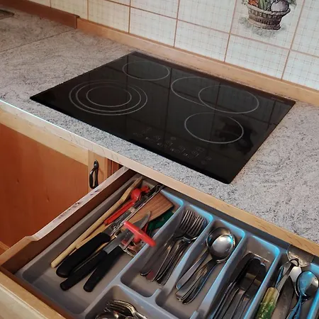 Nedi's Nest - Cozy Countryside Retreat Under Palmtrees *