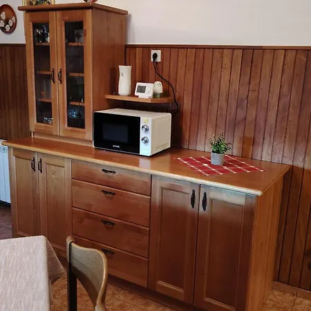 Nedi's Nest - Cozy Countryside Retreat Under Palmtrees דירה