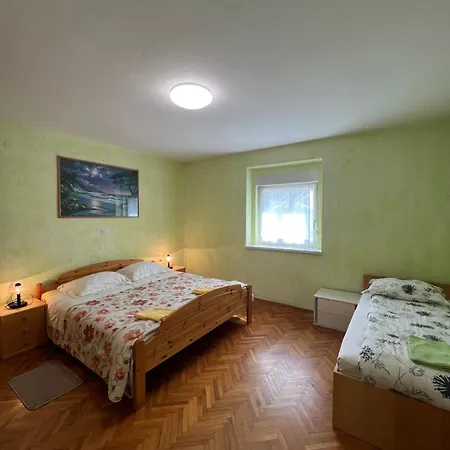 Nedi's Nest - Cozy Countryside Retreat Under Palmtrees Dutovlje