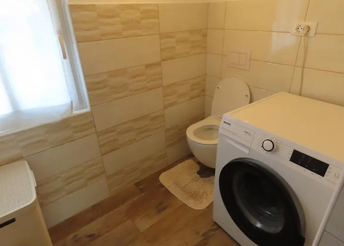 Nedi's Nest - Cozy Countryside Retreat Under Palmtrees Dutovlje