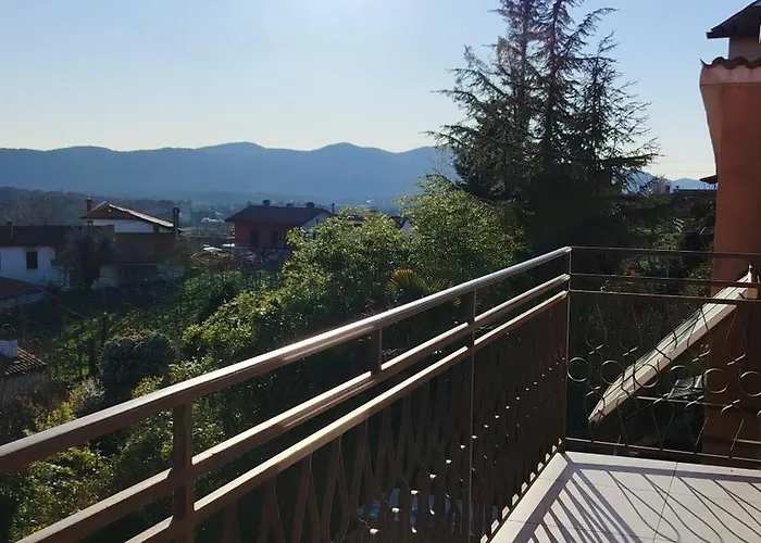 Nedi's Nest - Cozy Countryside Retreat Under Palmtrees 아파트