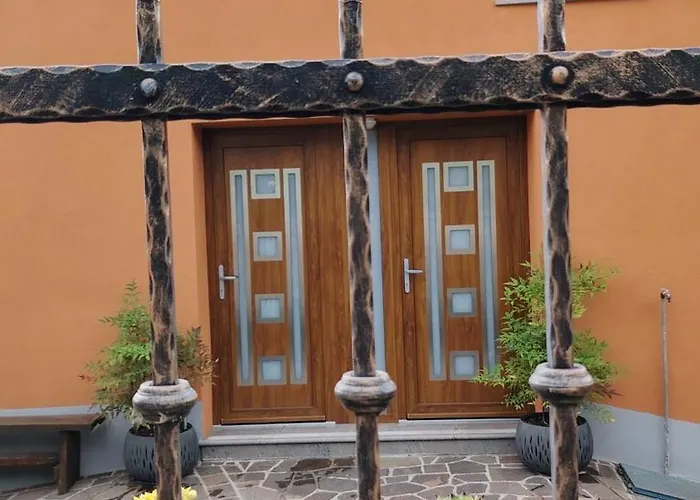 Nedi's Nest - Cozy Countryside Retreat Under Palmtrees Daire *